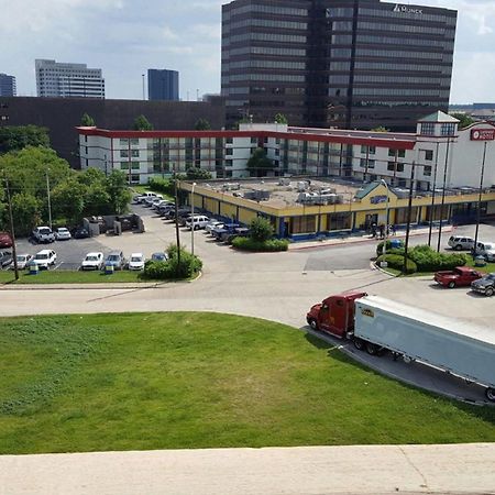 Gateway Hotel Dallas Park Central Esterno foto