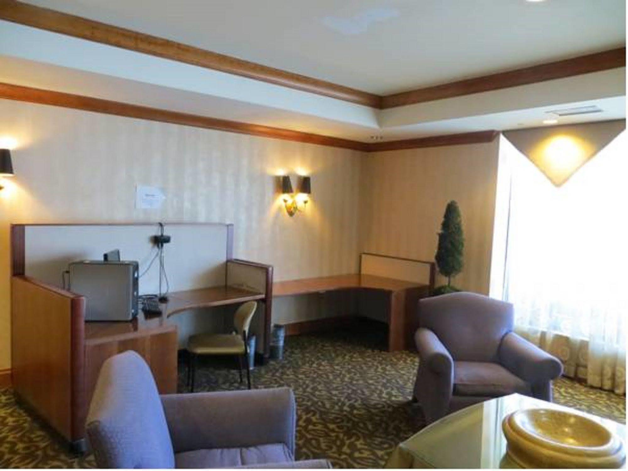 Gateway Hotel Dallas Park Central Esterno foto