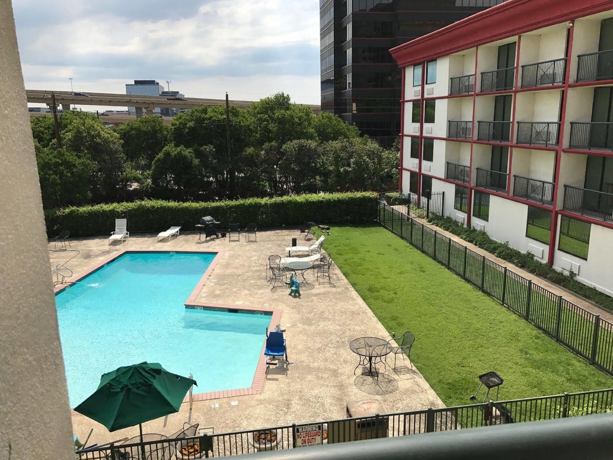 Gateway Hotel Dallas Park Central Esterno foto