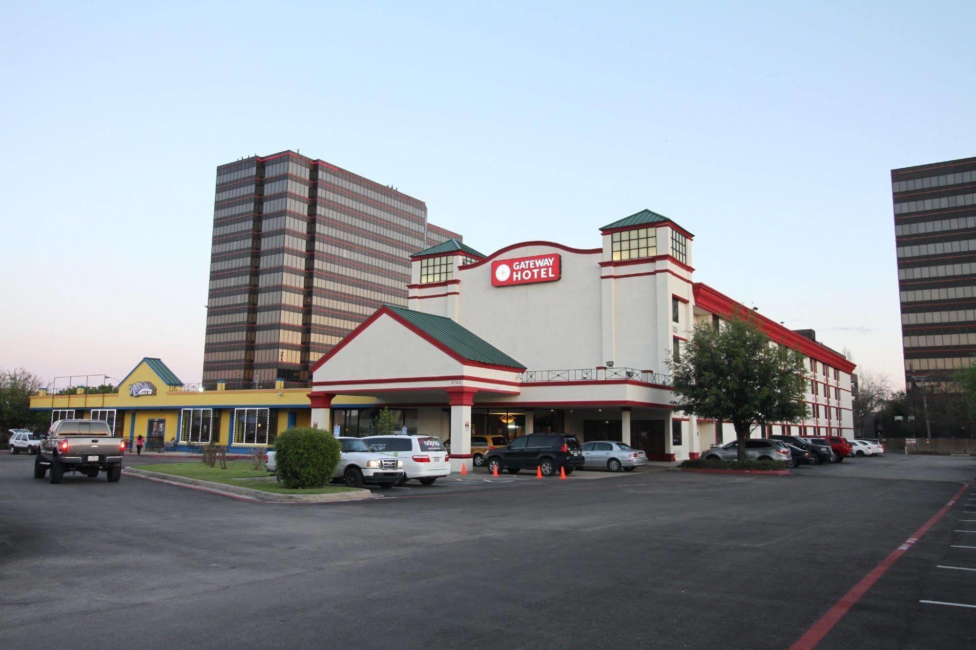 Gateway Hotel Dallas Park Central Esterno foto